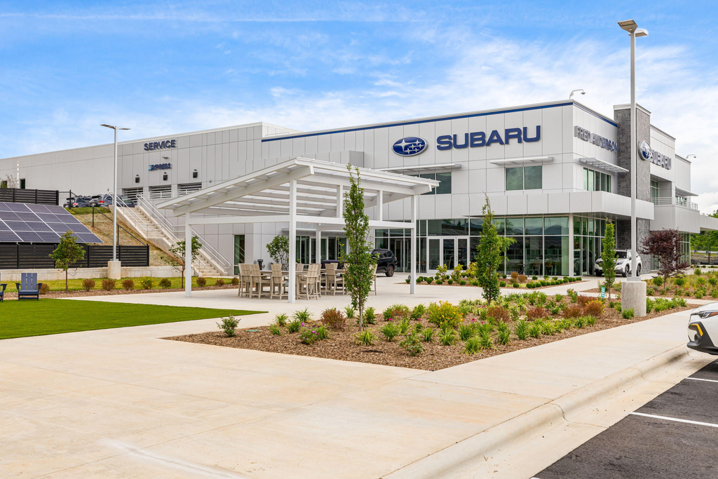 Dealership gallery photo 1